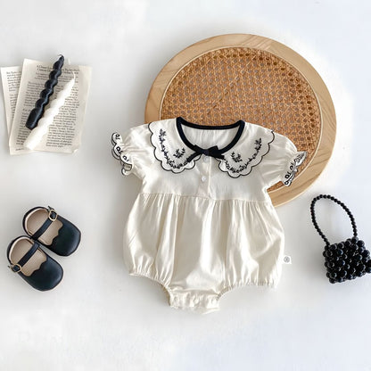Mameluco Corto Infantil para Niña de Algodón Blanco y Negro Cómodo y Suave – Encaje Bordado Elegante